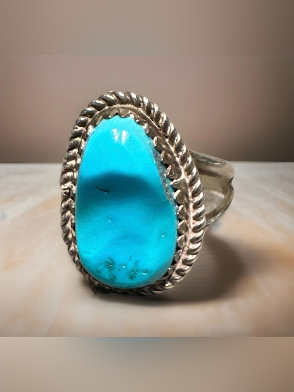 VTG NATIVE AMERICAN INDIAN STERLING AND TURQUOISE Size 6.5